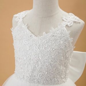 BRAND NEW LITTLE GIRLS WHITE DRESS WITH BOW!